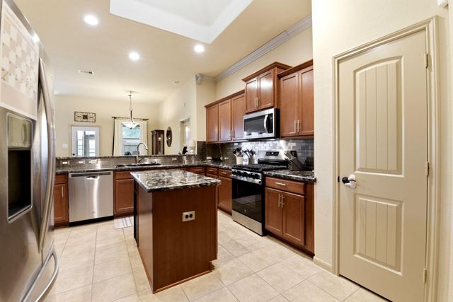 3233 Emma Lake Court, Dickinson, TX 77539