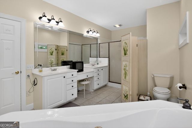 72 Lake Court, Jefferson, GA 30549