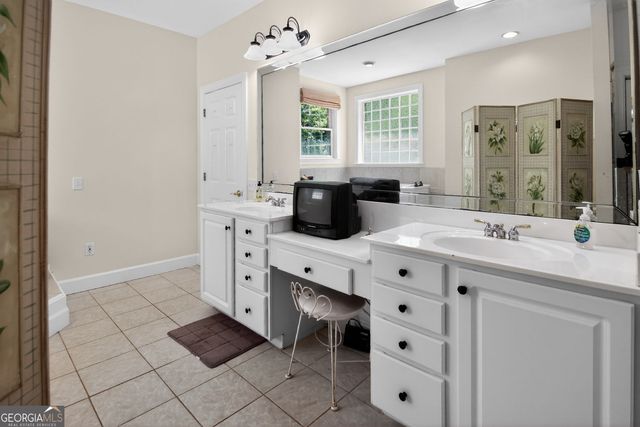 72 Lake Court, Jefferson, GA 30549