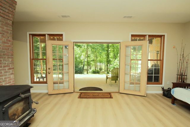 72 Lake Court, Jefferson, GA 30549