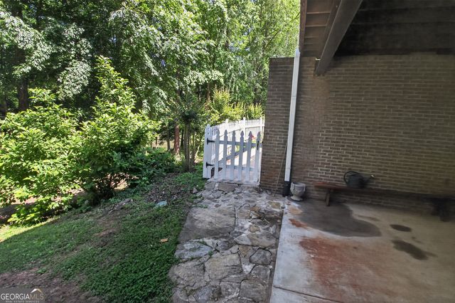 72 Lake Court, Jefferson, GA 30549