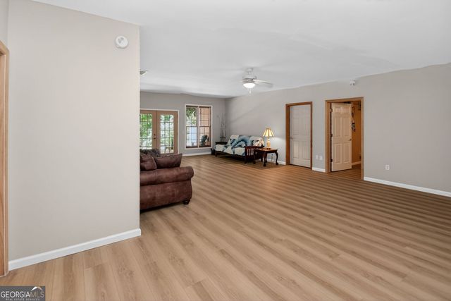 72 Lake Court, Jefferson, GA 30549