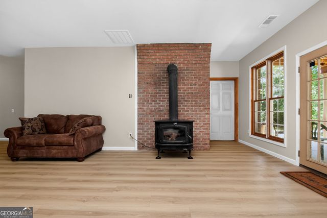 72 Lake Court, Jefferson, GA 30549