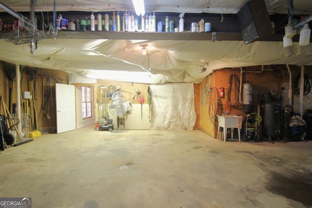 72 Lake Court, Jefferson, GA 30549