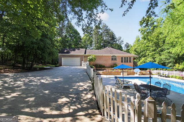 72 Lake Court, Jefferson, GA 30549