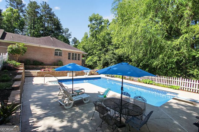 72 Lake Court, Jefferson, GA 30549
