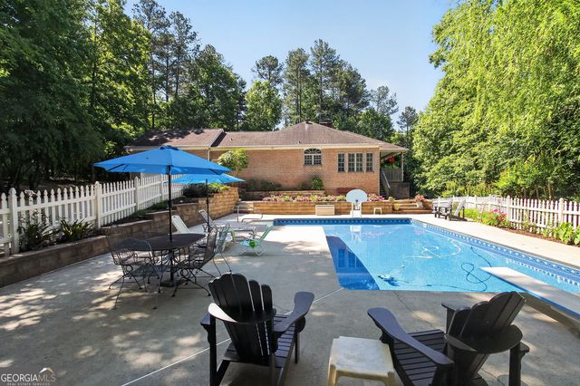 72 Lake Court, Jefferson, GA 30549