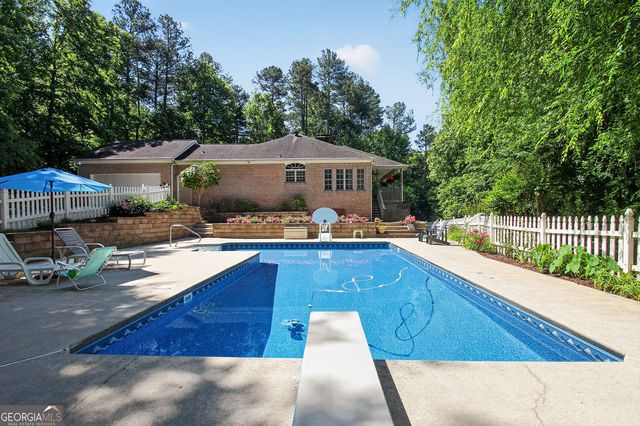 72 Lake Court, Jefferson, GA 30549