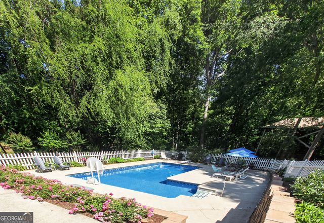 72 Lake Court, Jefferson, GA 30549