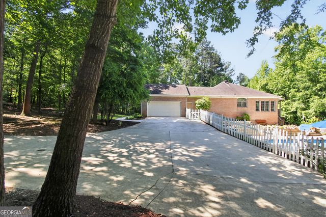72 Lake Court, Jefferson, GA 30549