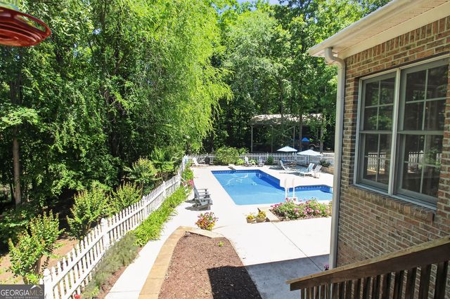 72 Lake Court, Jefferson, GA 30549