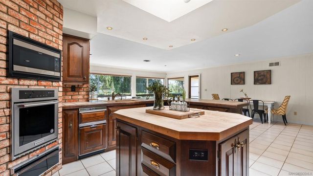 6427 Golfcrest Dr., San Diego, CA 92119