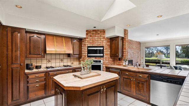 6427 Golfcrest Dr., San Diego, CA 92119