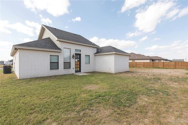 5924 N Pedaso Del Sol Street, Edinburg, TX 78542