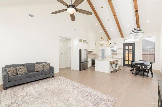 5924 N Pedaso Del Sol Street, Edinburg, TX 78542