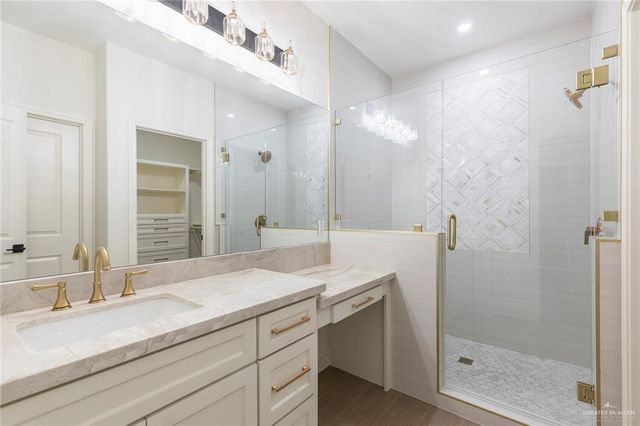 5924 N Pedaso Del Sol Street, Edinburg, TX 78542