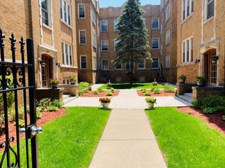 734 Reba Place E2, Evanston, IL 60202