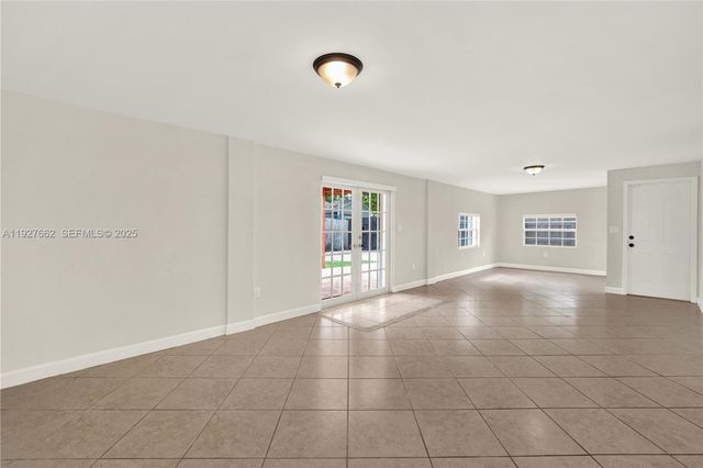 9312 SW 182nd St 0, Palmetto Bay, FL 33157