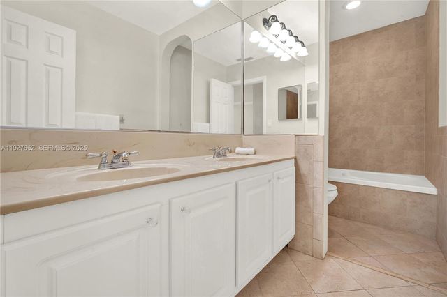 9312 SW 182nd St 0, Palmetto Bay, FL 33157