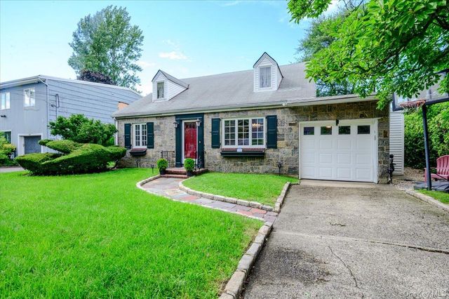 928 Northfield Road, Woodmere, NY 11598