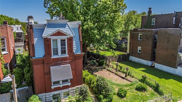 3230 Iowa Avenue, St Louis, MO 63118
