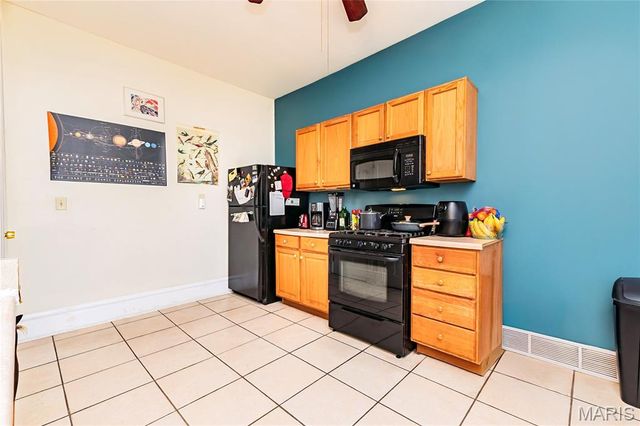 3230 Iowa Avenue, St Louis, MO 63118