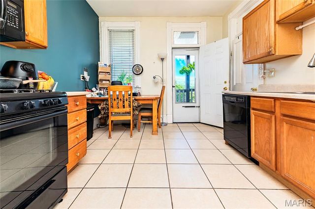 3230 Iowa Avenue, St Louis, MO 63118
