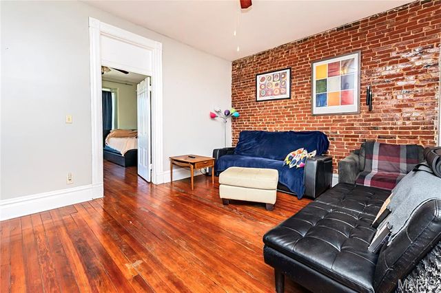 3230 Iowa Avenue, St Louis, MO 63118