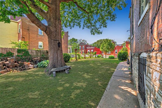 3230 Iowa Avenue, St Louis, MO 63118