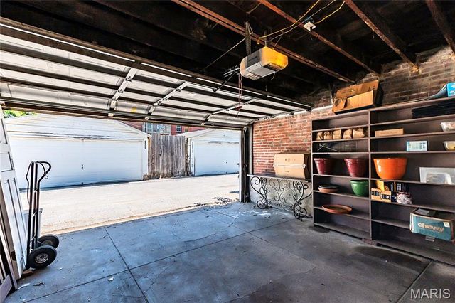 3230 Iowa Avenue, St Louis, MO 63118