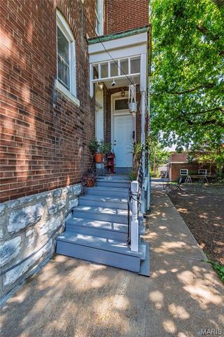 3230 Iowa Avenue, St Louis, MO 63118
