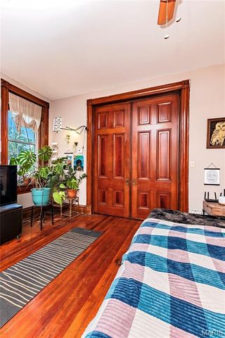 3230 Iowa Avenue, St Louis, MO 63118