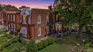 3230 Iowa Avenue, St Louis, MO 63118