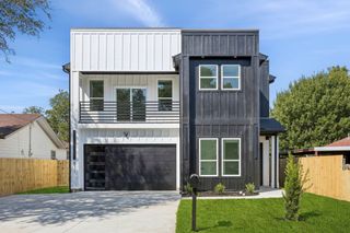 811 N Bond Avenue, Dallas, TX 75211