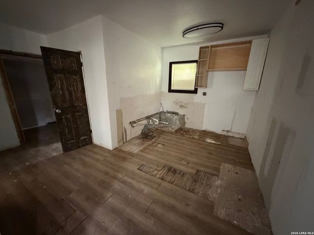 2104 S NAVIDAD ST, San Antonio, TX 78207