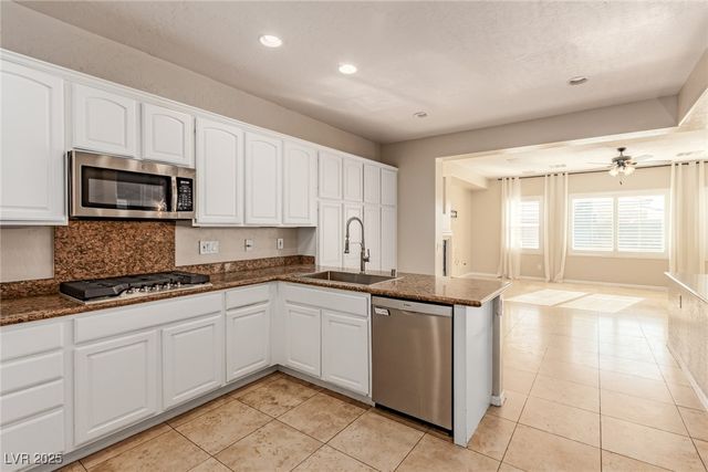 7301 Royal Melbourne Drive, Las Vegas, NV 89131