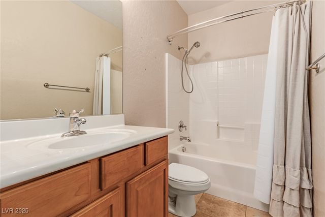 7301 Royal Melbourne Drive, Las Vegas, NV 89131