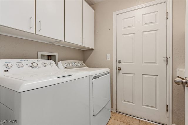 7301 Royal Melbourne Drive, Las Vegas, NV 89131