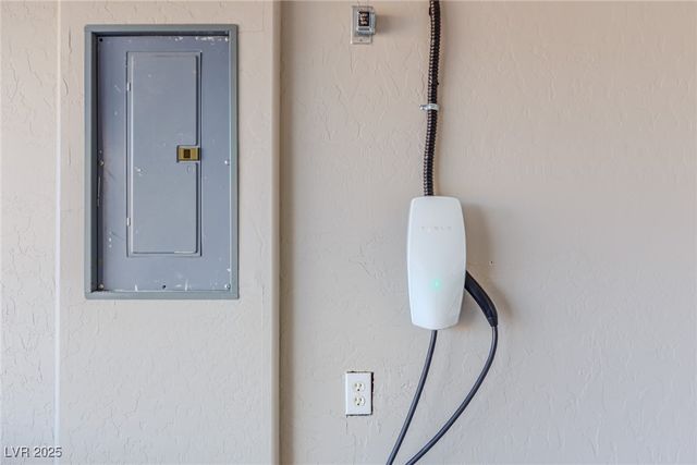 7301 Royal Melbourne Drive, Las Vegas, NV 89131