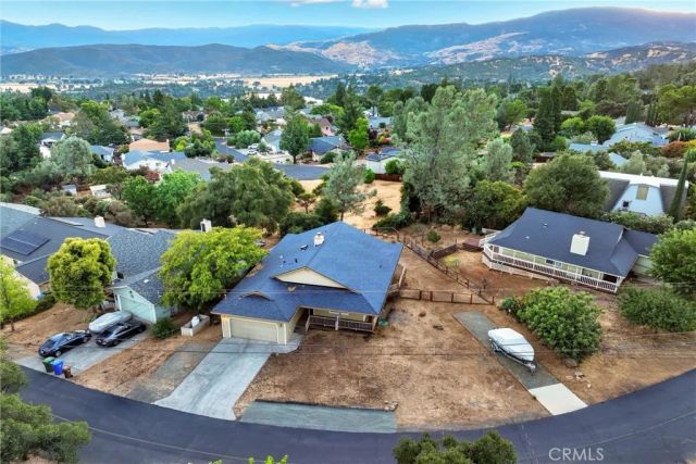 19231 Ravenhill Road, Hidden Valley Lake, CA 95467