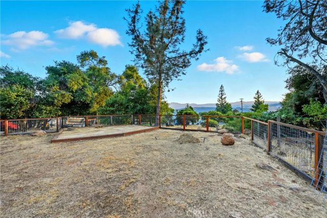 19231 Ravenhill Road, Hidden Valley Lake, CA 95467