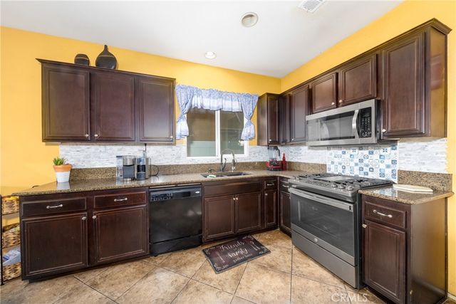 3890 Akina, Perris, CA 92571
