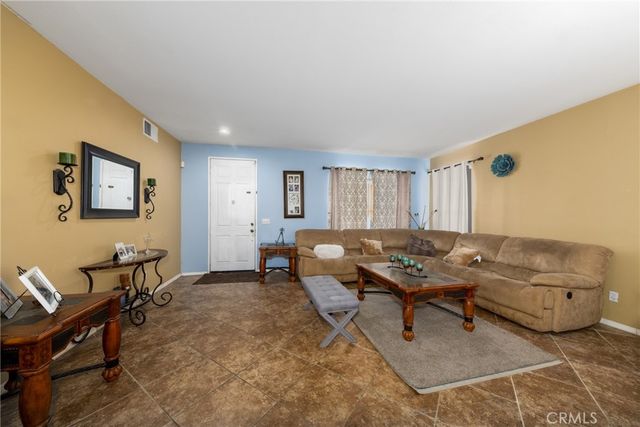3890 Akina, Perris, CA 92571