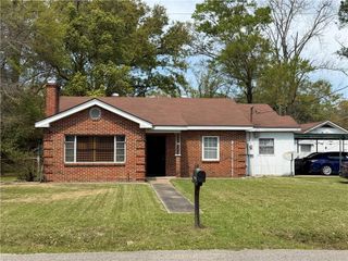 154 Chieftain Way, Chickasaw, AL 36611