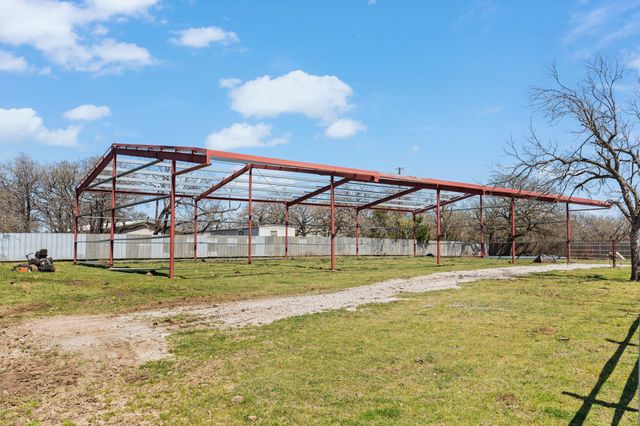 1641 E Henderson Street, Cleburne, TX 76031