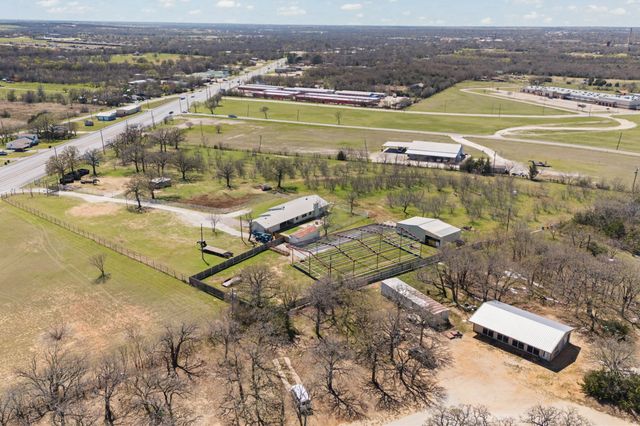 1641 E Henderson Street, Cleburne, TX 76031