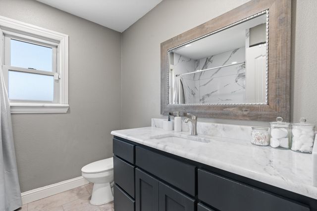 1641 E Henderson Street, Cleburne, TX 76031