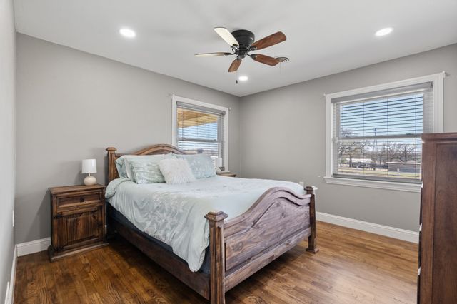 1641 E Henderson Street, Cleburne, TX 76031