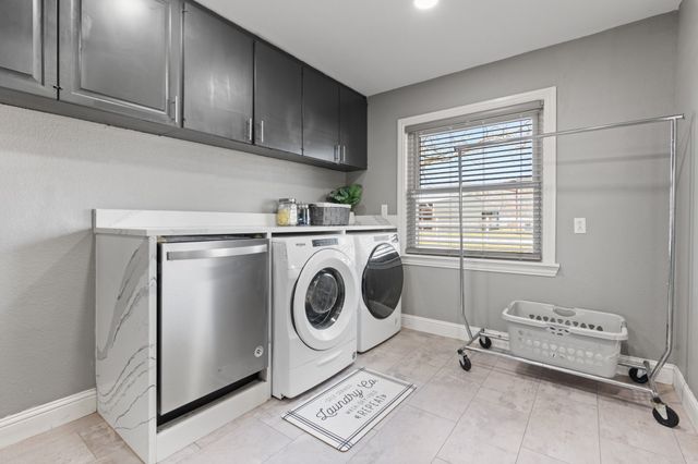 1641 E Henderson Street, Cleburne, TX 76031