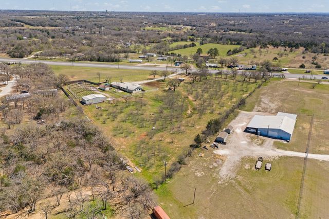 1641 E Henderson Street, Cleburne, TX 76031